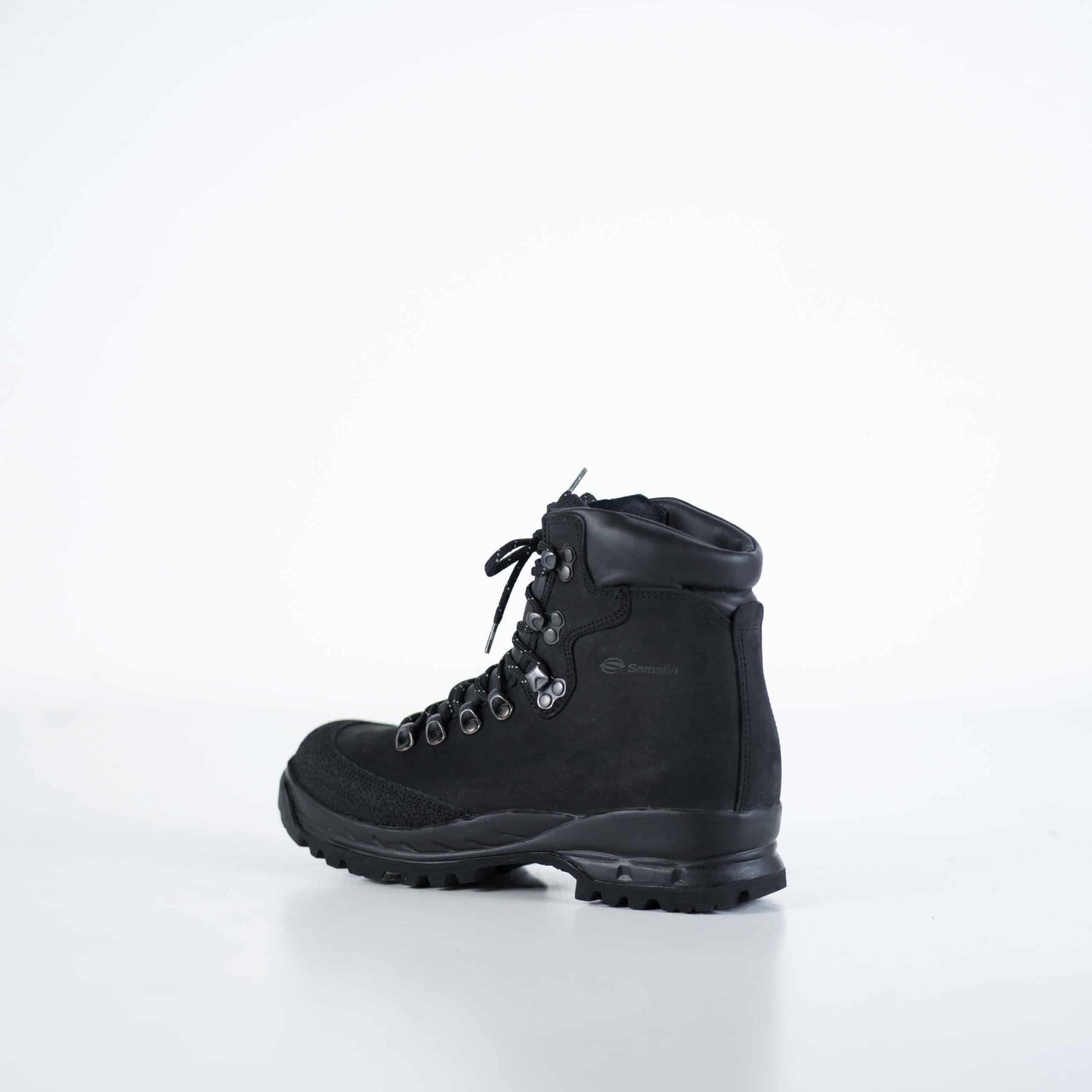 553P Black Hiking Boots