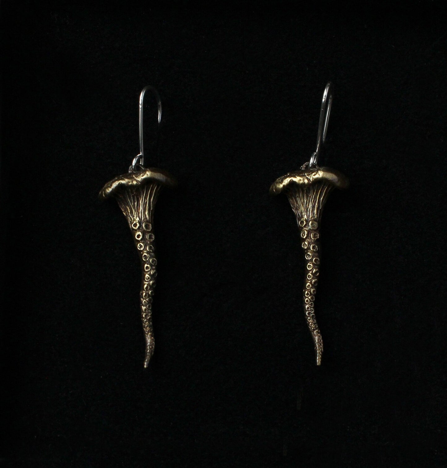 Shoomtacle Earrings - Brass