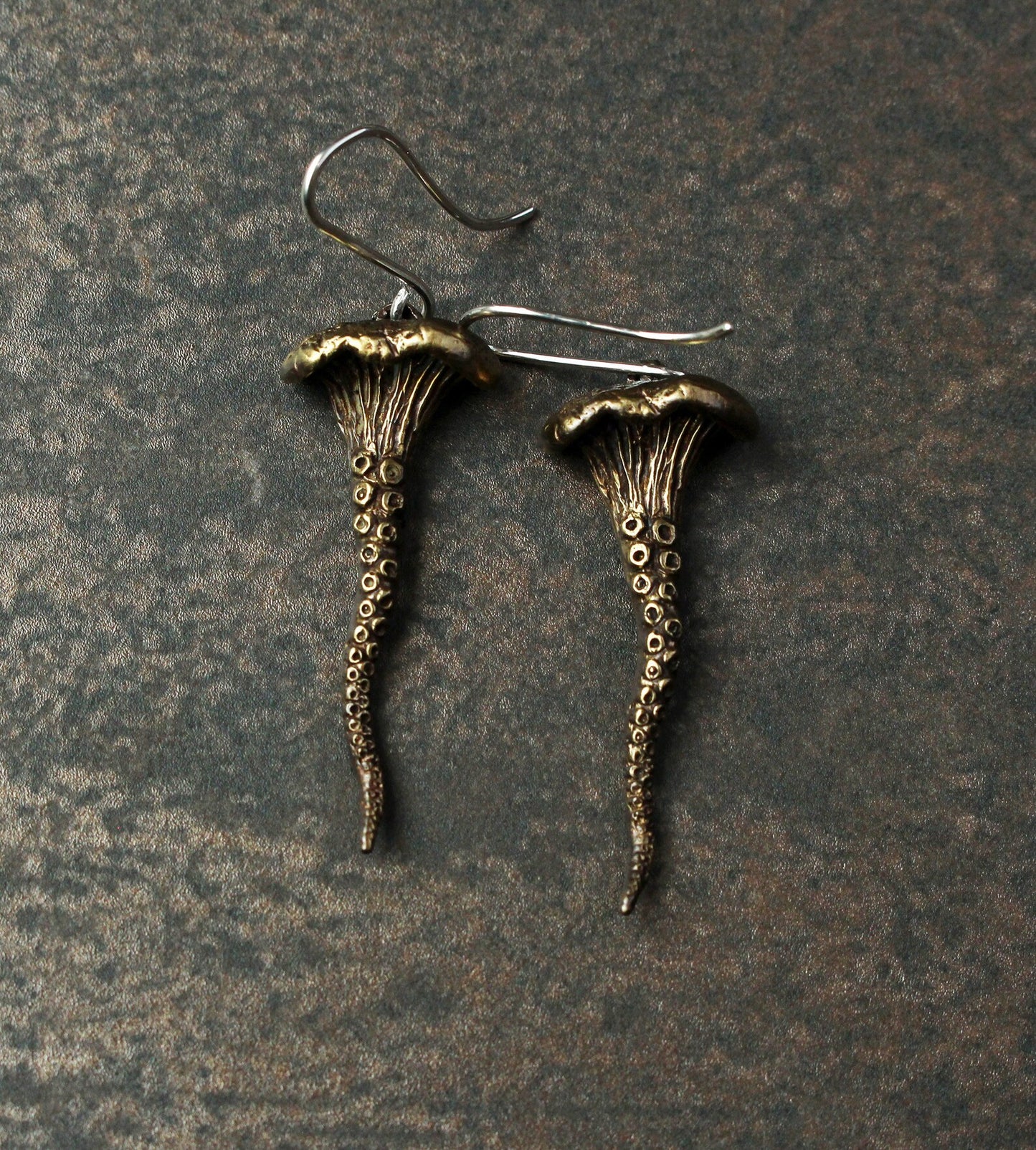 Shoomtacle Earrings - Brass